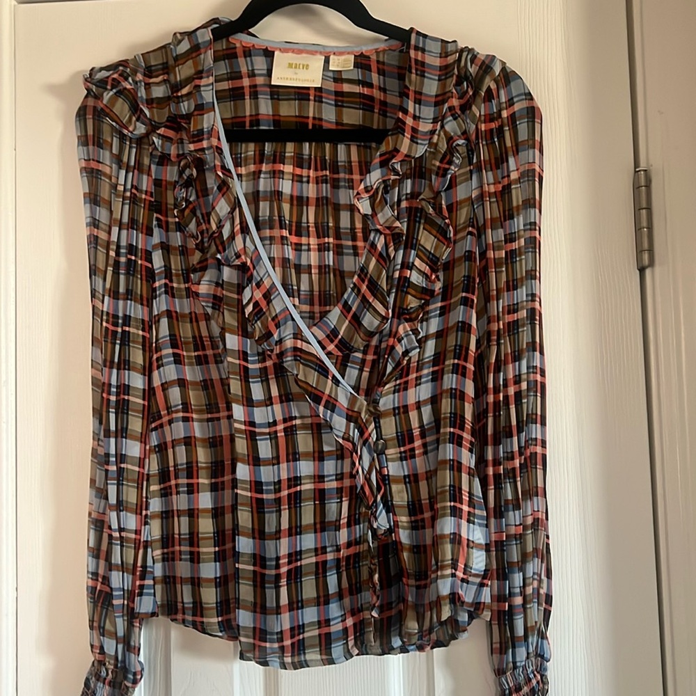 Beautiful blouse, blue green orange,
MAEVE by anthropology size 6